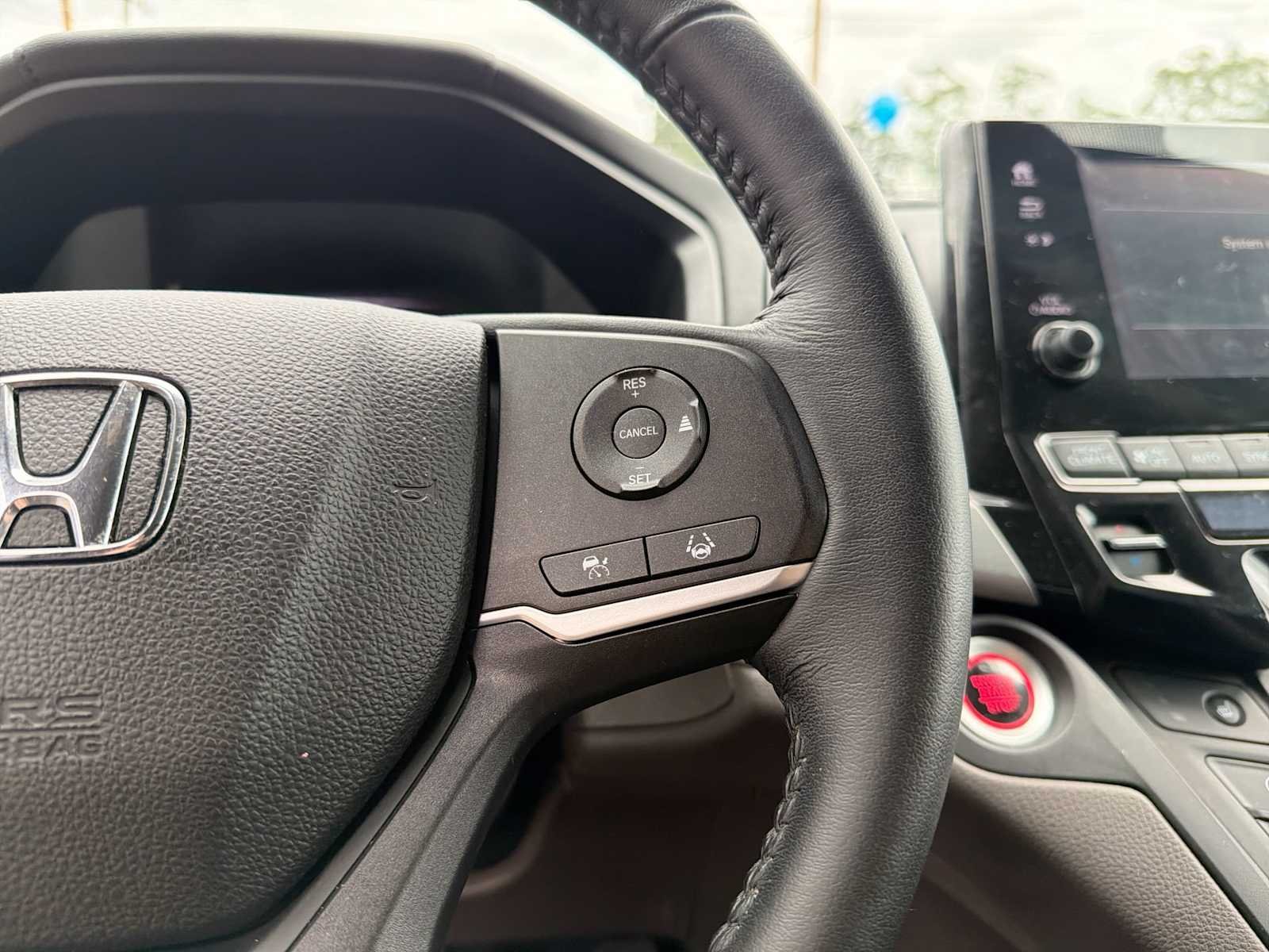 Used 2021 Lunar Silver Metallic Honda EX-L image 26