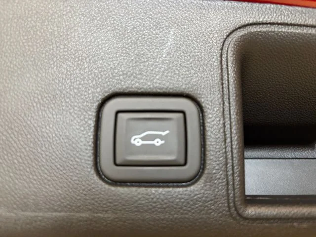 Used 2024 Red GMC SLT image 25