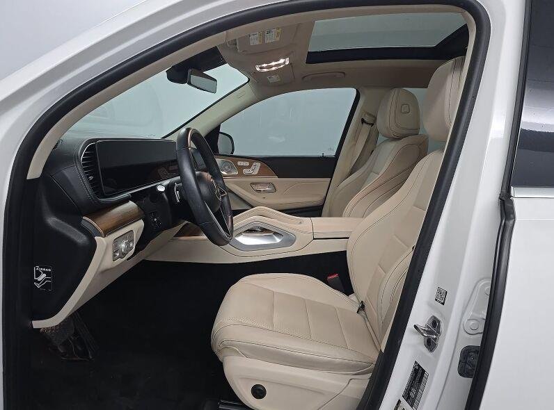 Used 2024  Mercedes-Benz GLS 450 image 8