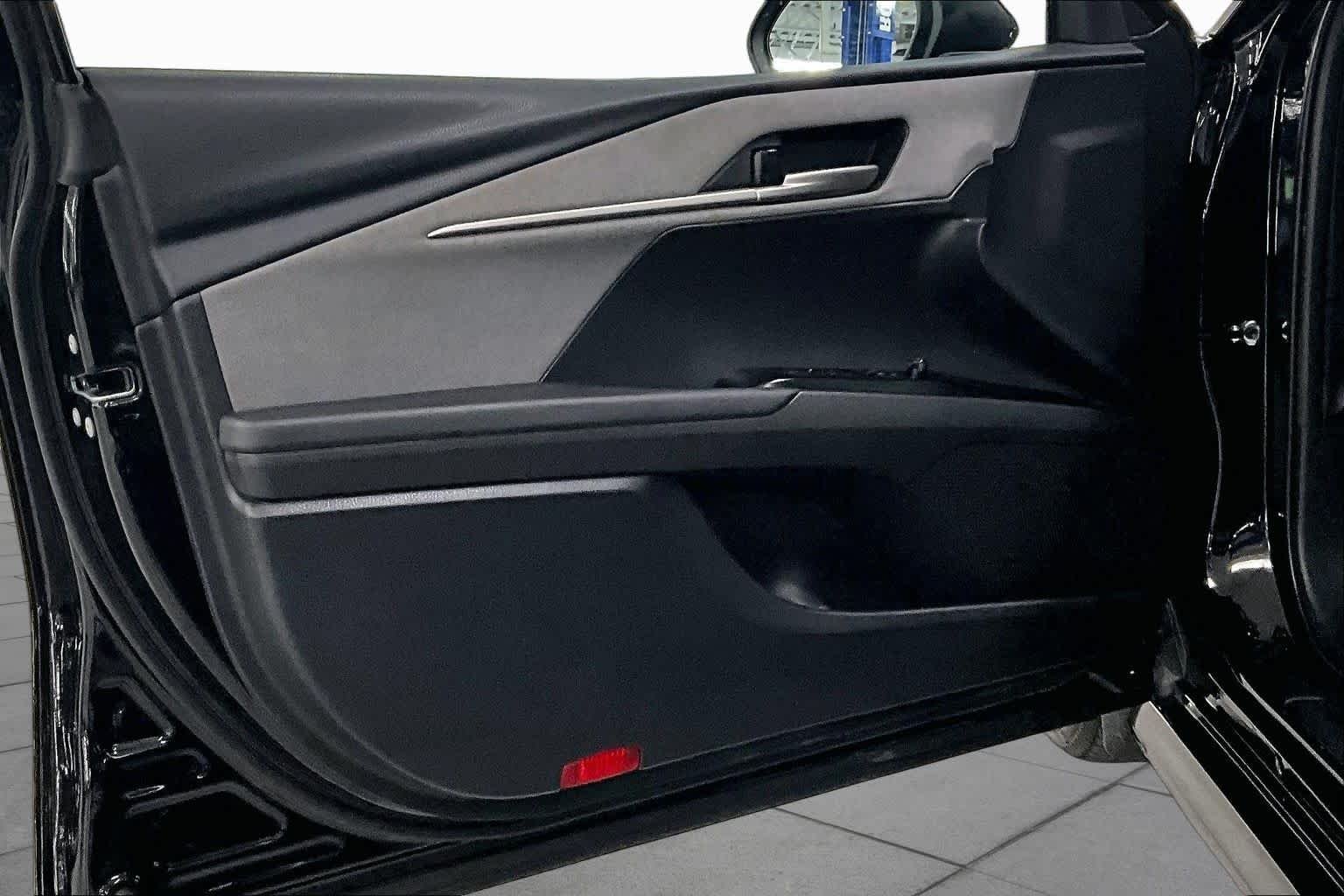 Used 2025 Midnight Black Metallic Toyota LE image 22