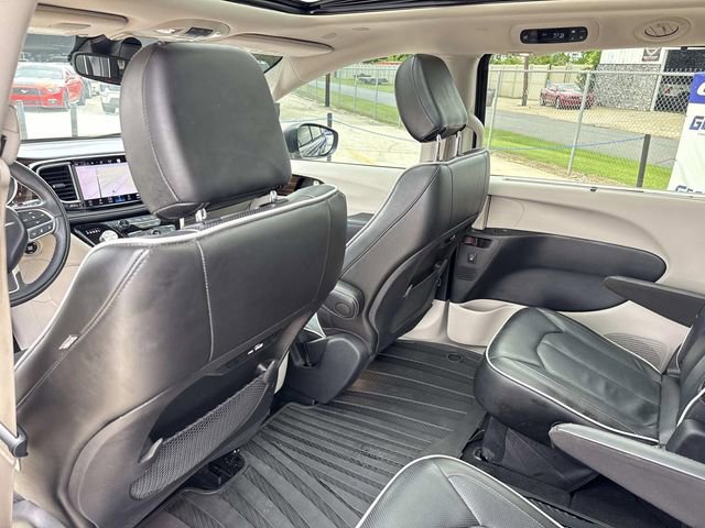 Used 2022 Gray Chrysler Limited image 37