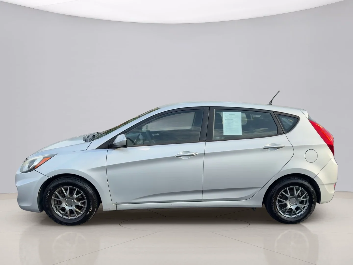Used 2014 Silver Hyundai GS image 8