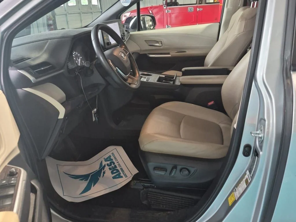 Certified Used 2022 Silver Toyota XLE image 10