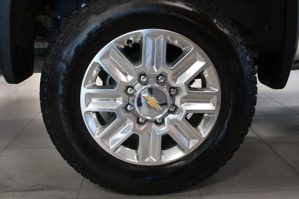 Certified Used 2024 Iridescent Pearl Tricoat Chevrolet High Country image 11