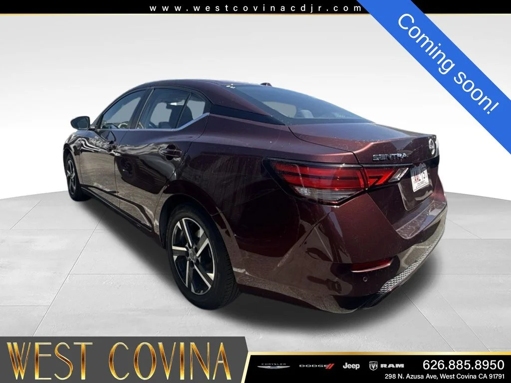 Used 2024  Nissan SV image 5