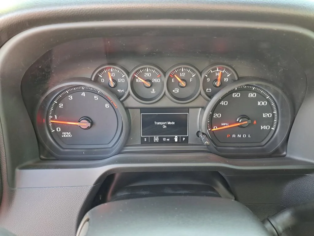 2026 Chevrolet Silverado 2500 HD Custom - Photo 9