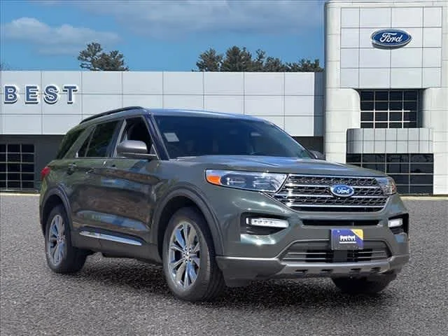 2022 Ford Explorer XLT 4WD's photo