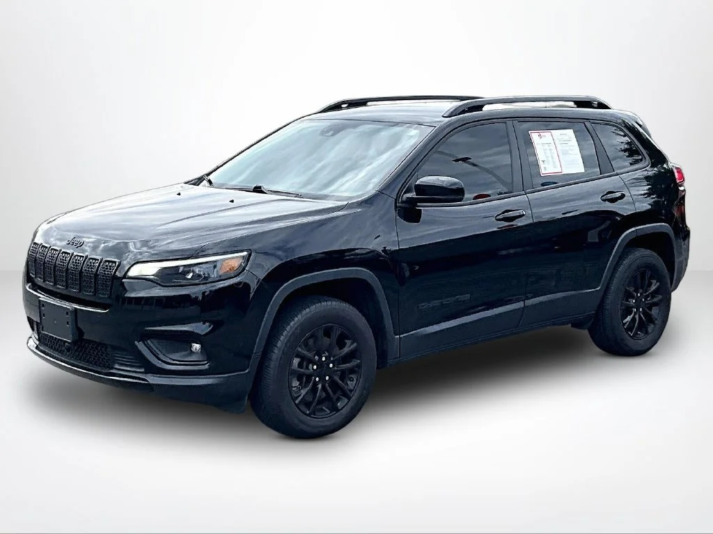 Used 2023 Black Jeep Altitude image 2
