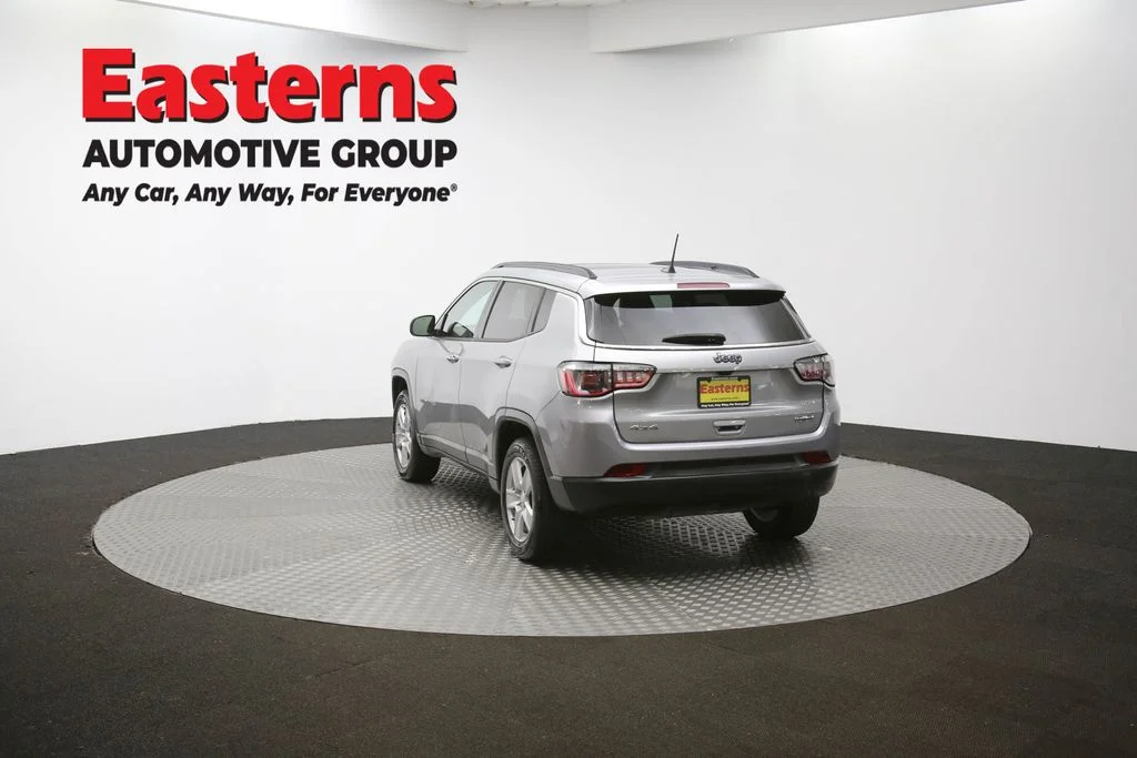 Used 2022 Silver Jeep Latitude image 62