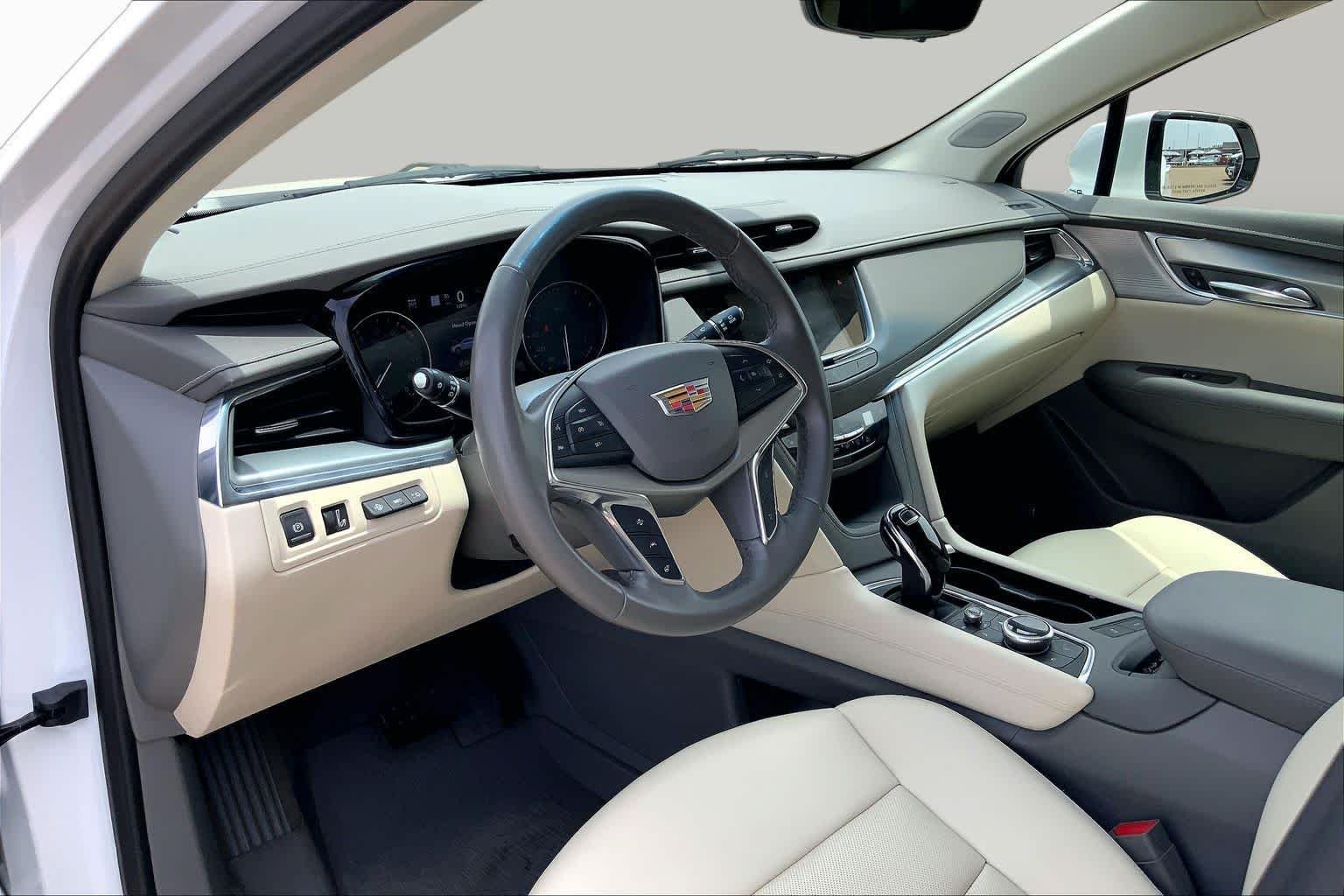 Certified Used 2021 Crystal White Tricoat Cadillac AWD Premium Luxury image 18