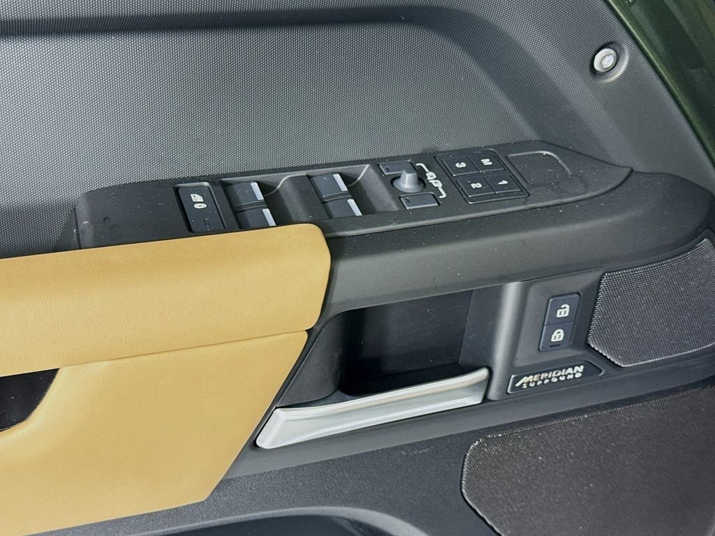 New 2026 Woolstone Green Land Rover X-Dynamic SE image 24