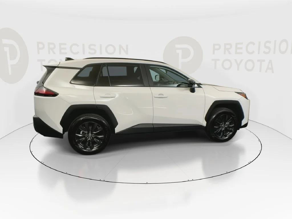 Used 2026 Ice Cap Toyota XLE Premium image 6