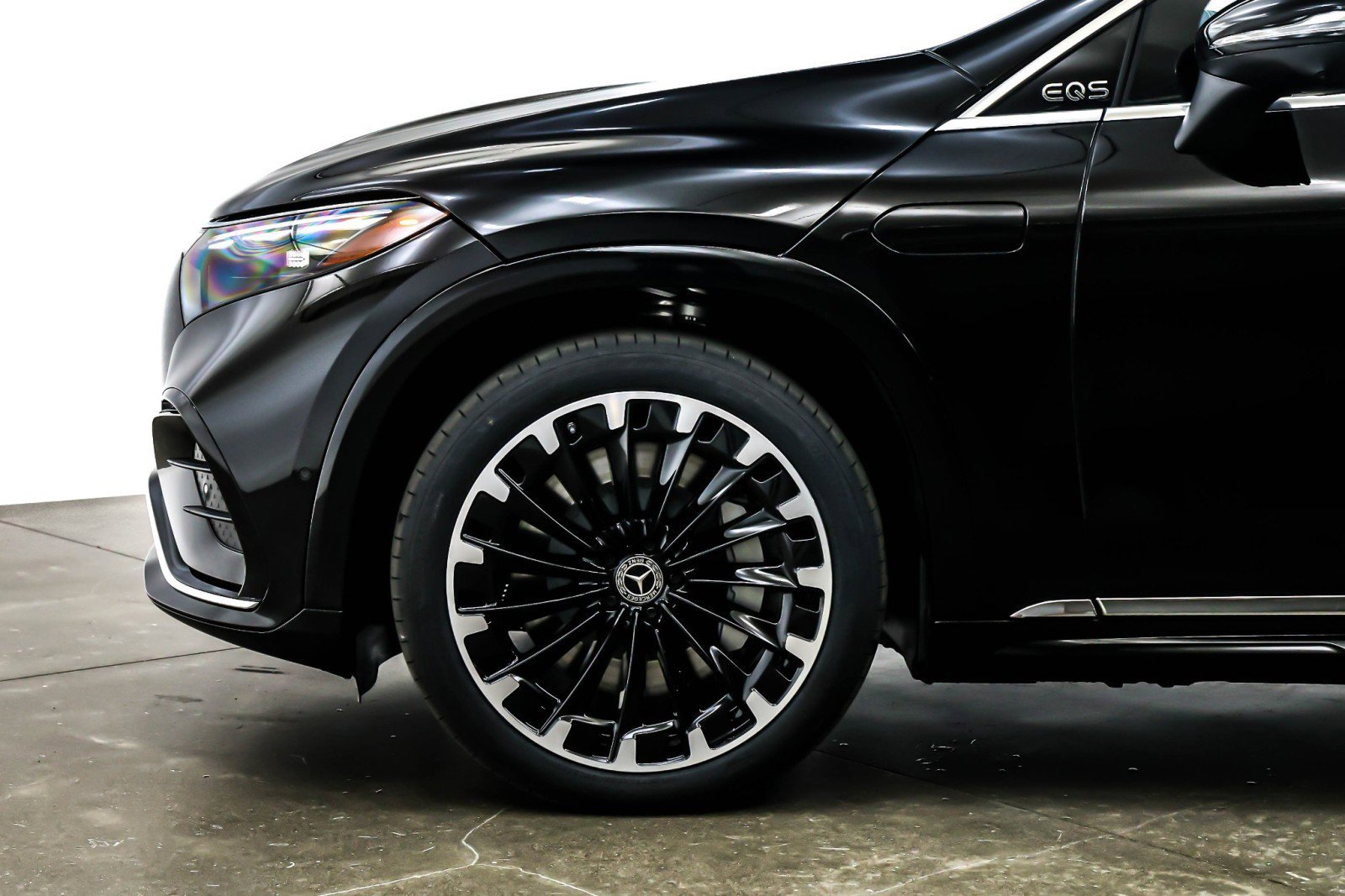 New 2026 Black Mercedes-Benz EQS 550 4MATIC® SUV image 28