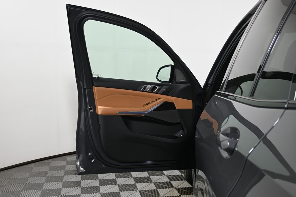New 2026 Gray Metallic BMW xDrive50e image 27
