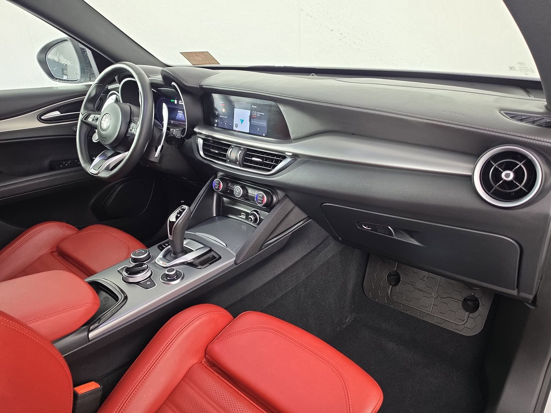 Used 2024 White Alfa Romeo Veloce image 42