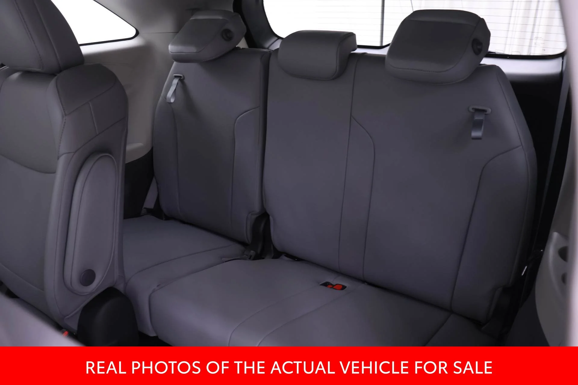 Certified Used 2022 Silver Toyota XLE image 11