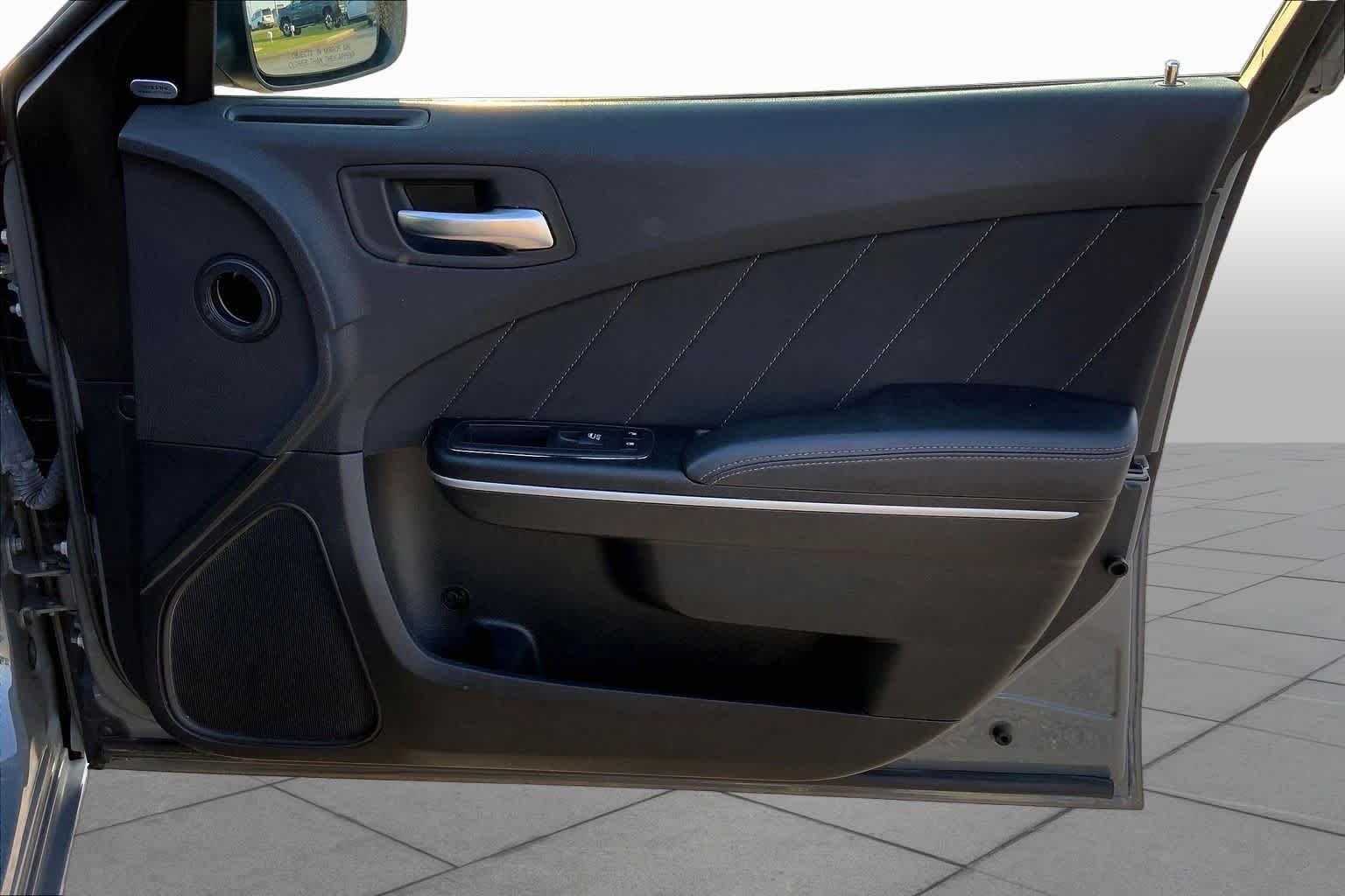Used 2023 Destroyer Gray Clearcoat Dodge SXT image 22