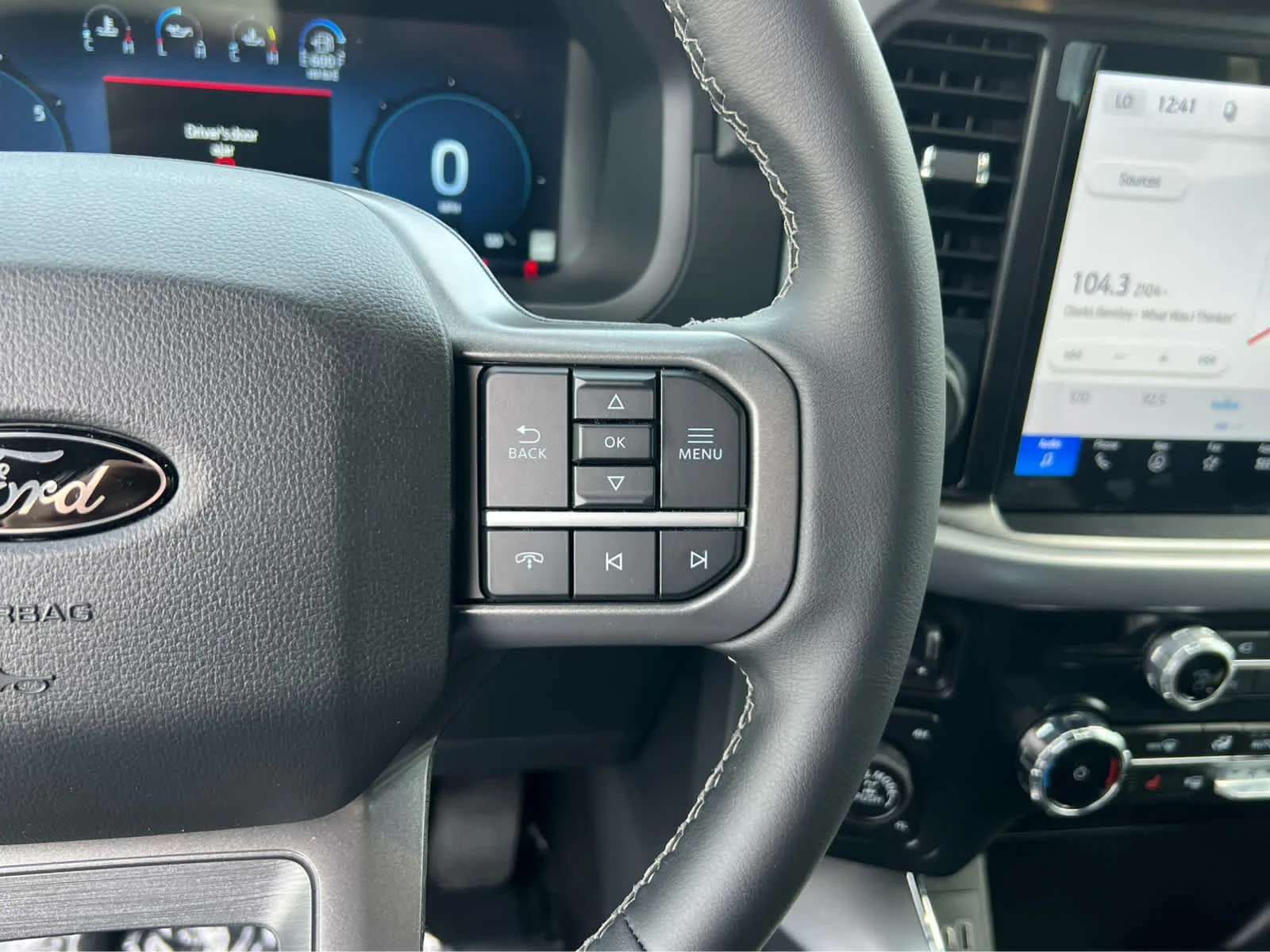 New 2026 Oxford White Ford XLT image 34