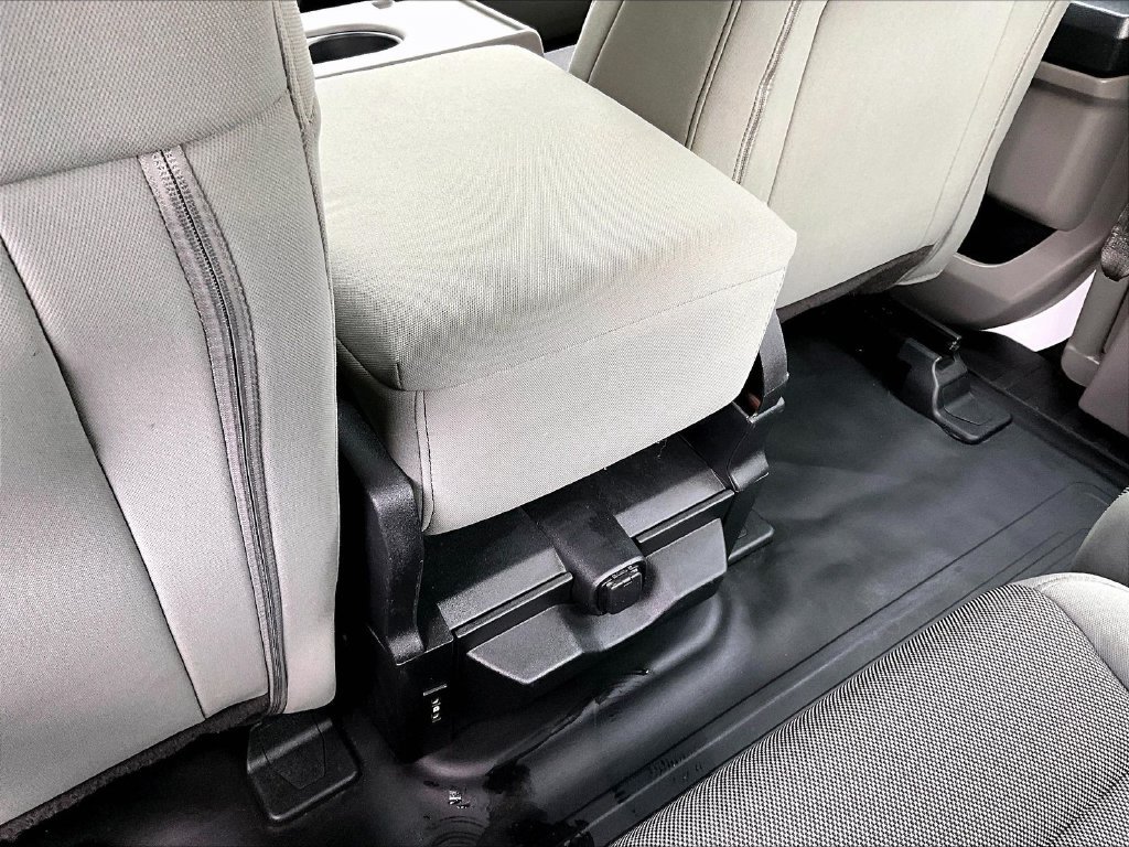 Used 2018 Oxford White Ford XL image 28