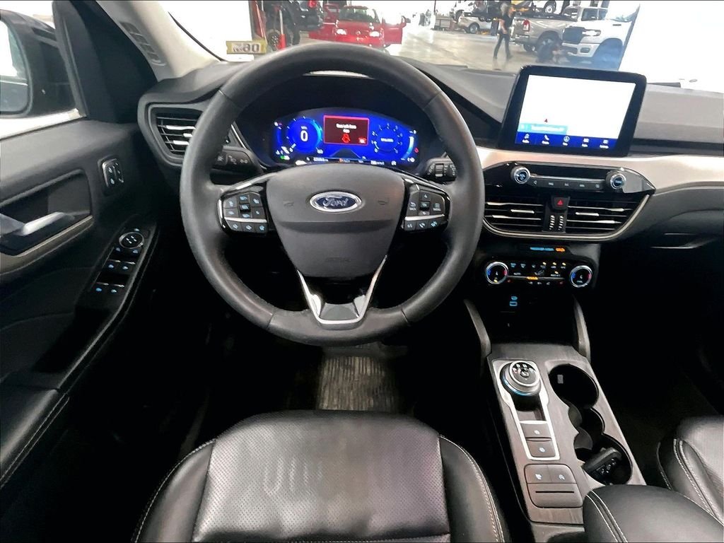 Used 2022 Black Metallic Ford SEL image 17