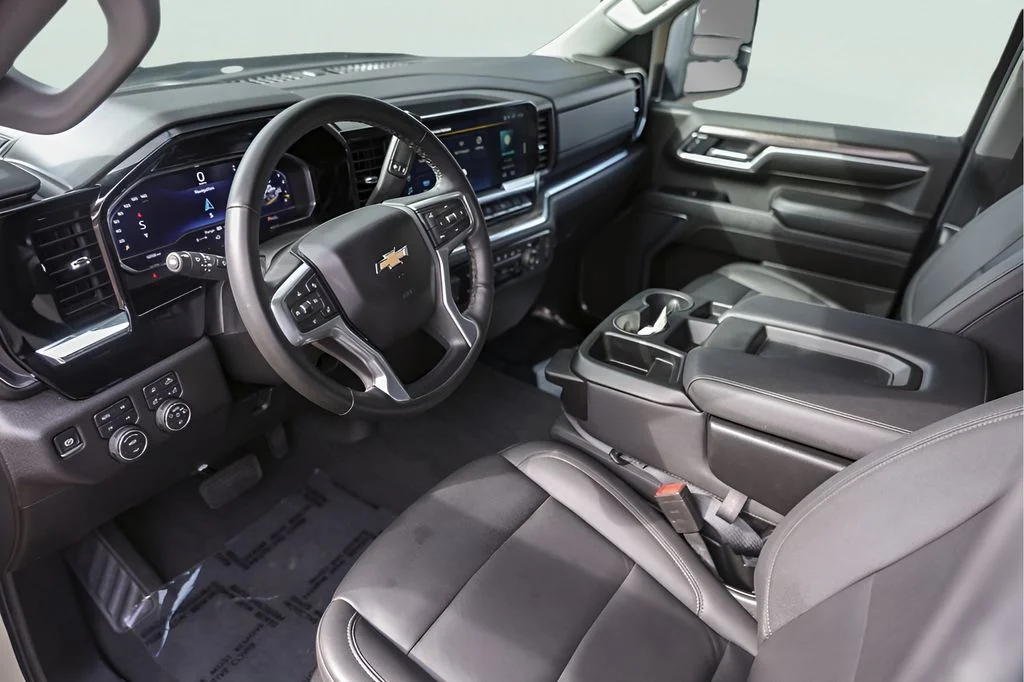 Used 2025 Gray Chevrolet LTZ image 13