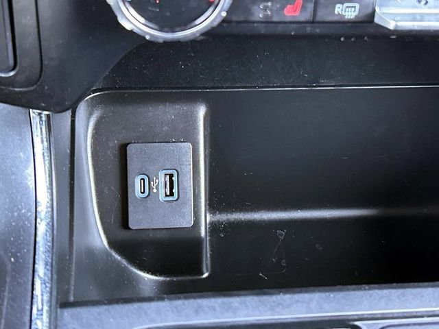 Used 2023 Black Ford XLT image 27