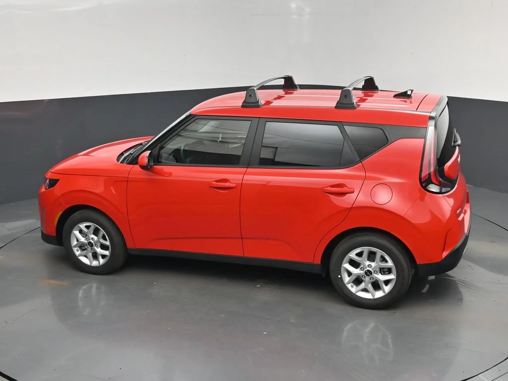 Used 2025 Red Kia LX image 14