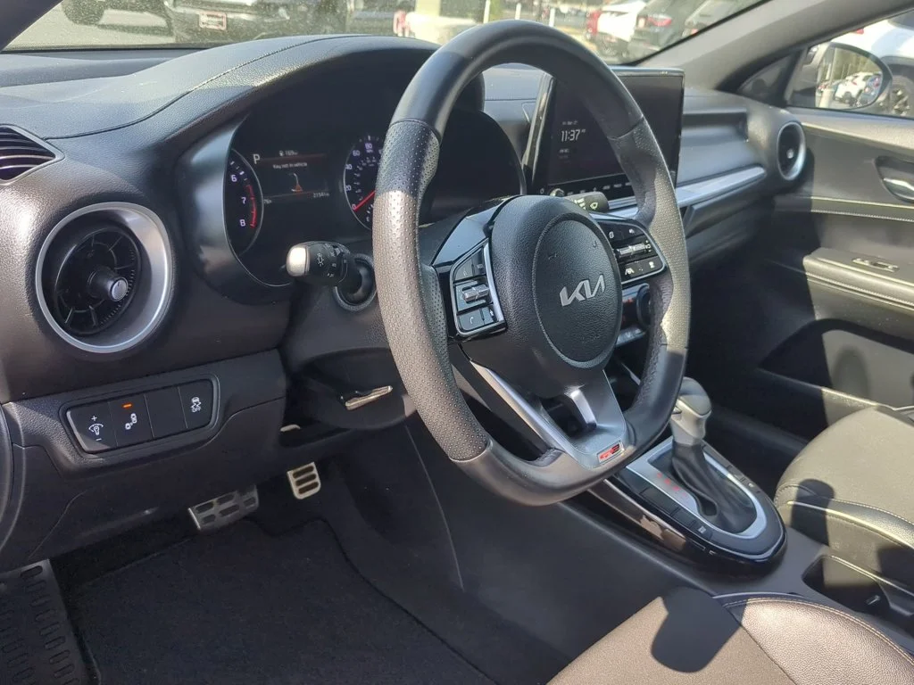 Used 2024 Aurora Black Kia GT-Line image 13