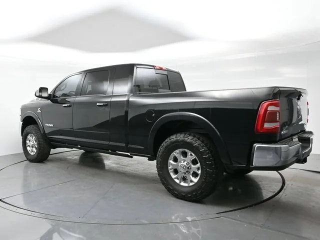 Used 2022 Diamond Black Crystal Pearlcoat Ram Laramie image 5