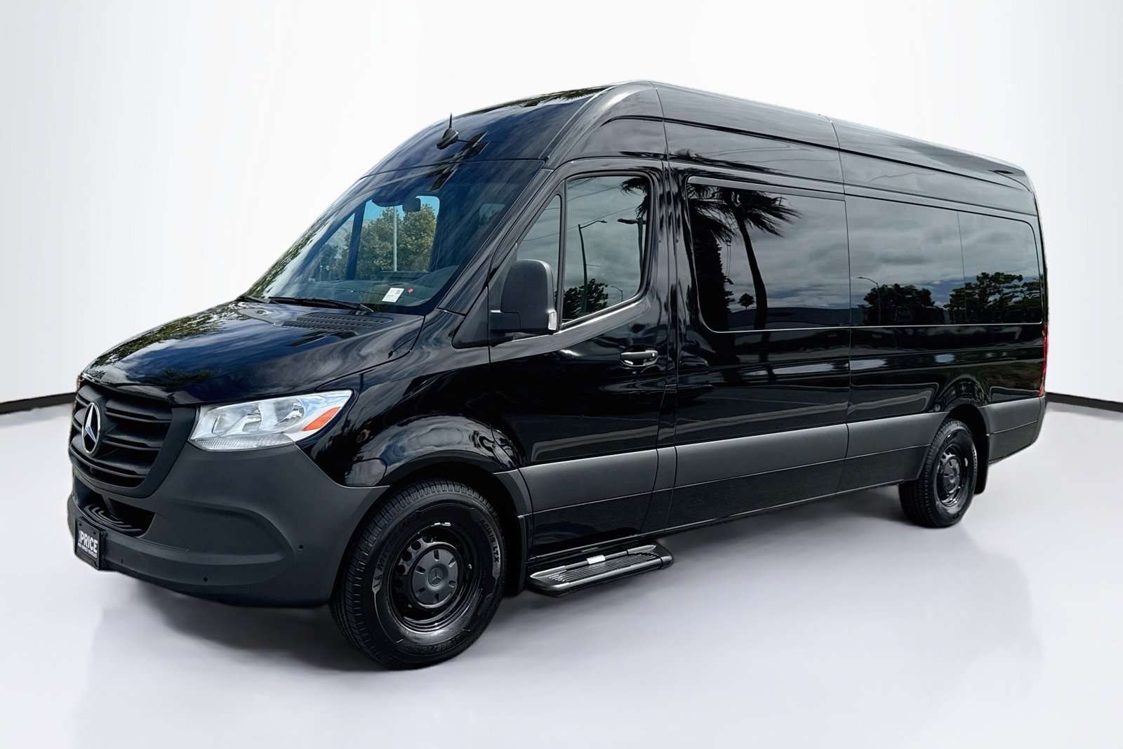 Used 2023 Jet Black Mercedes-Benz  image 1
