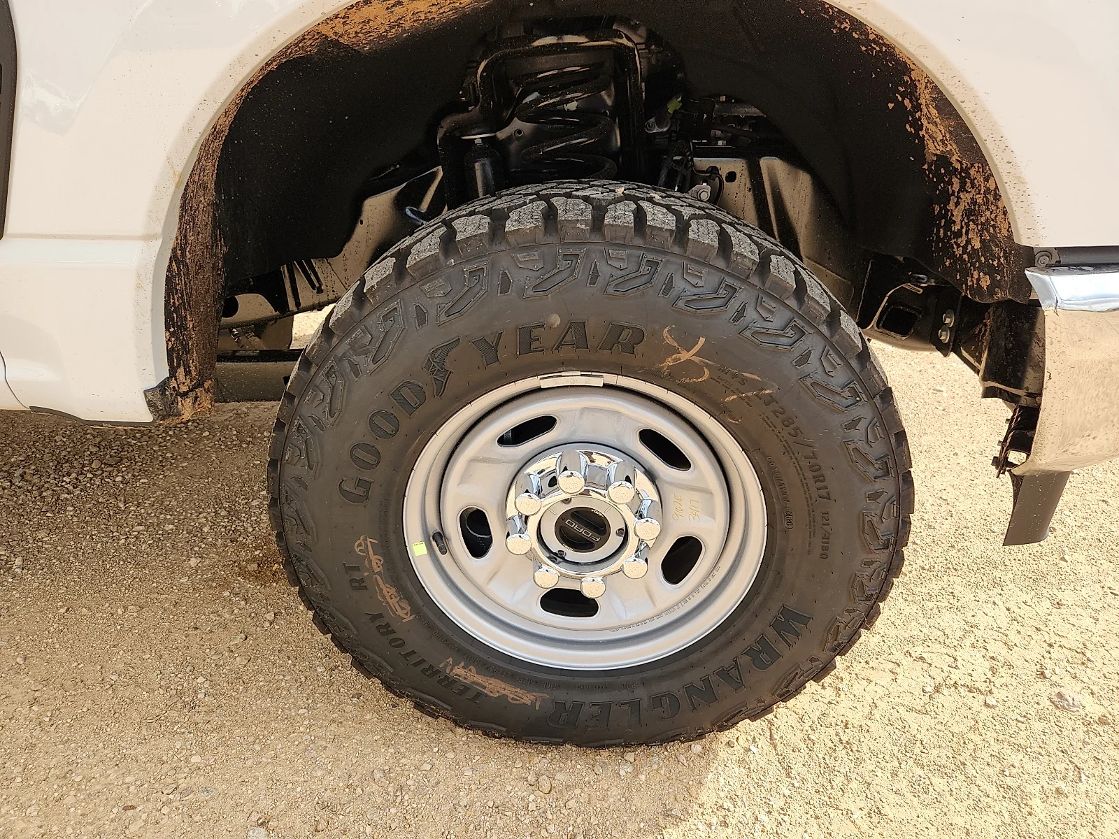 New 2026 Oxford White Ford F-250® XL image 9