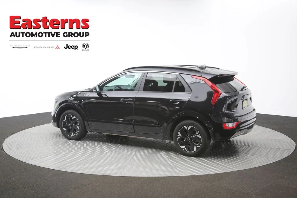 Used 2024 Black Kia Wind image 64