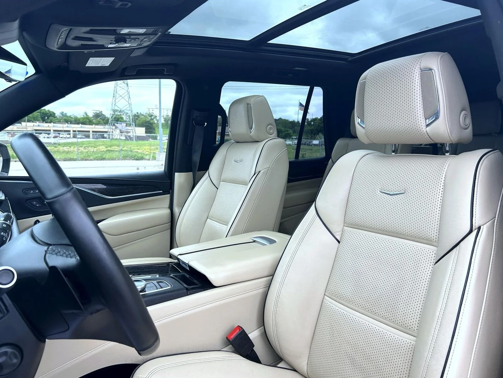 Used 2021 White Cadillac Premium Luxury image 17
