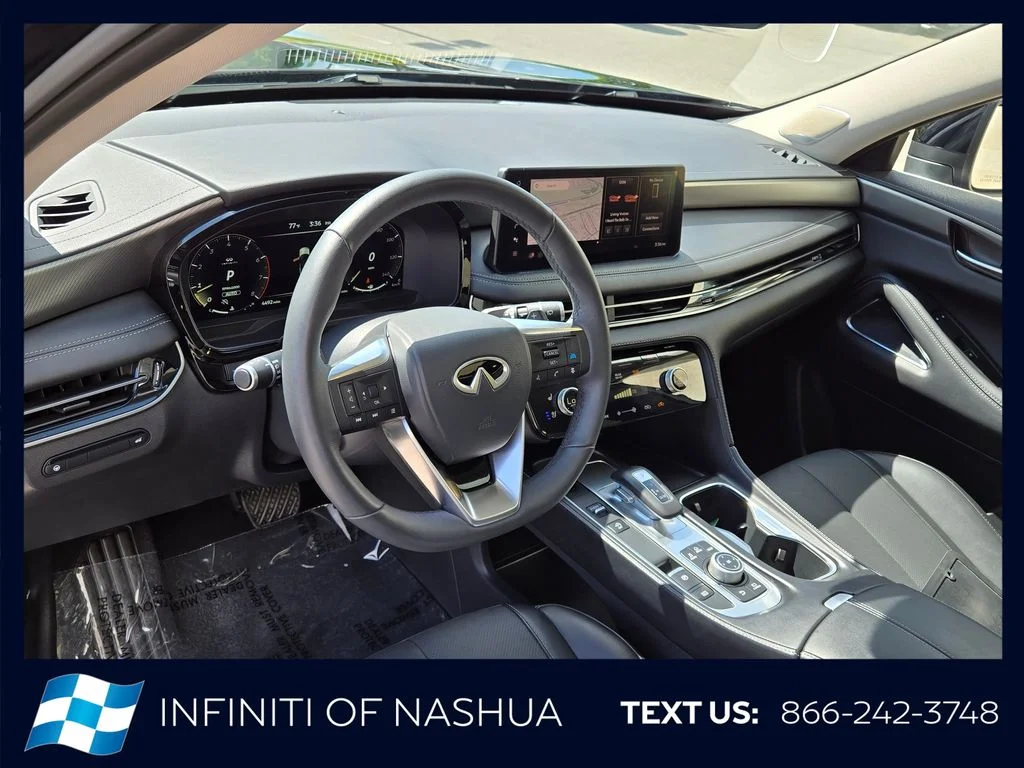 Certified Used 2026 Black INFINITI LUXE image 5