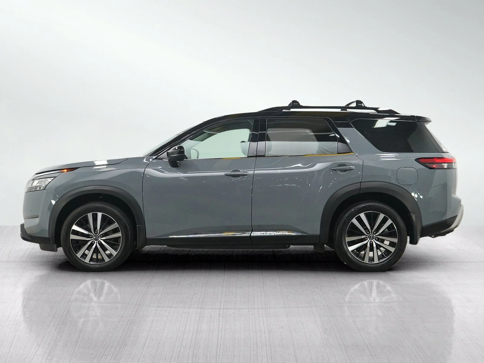 Used 2024 Nissan Pathfinder Platinum with VIN 5N1DR3DF9RC253476 for sale in Wayzata, Minnesota