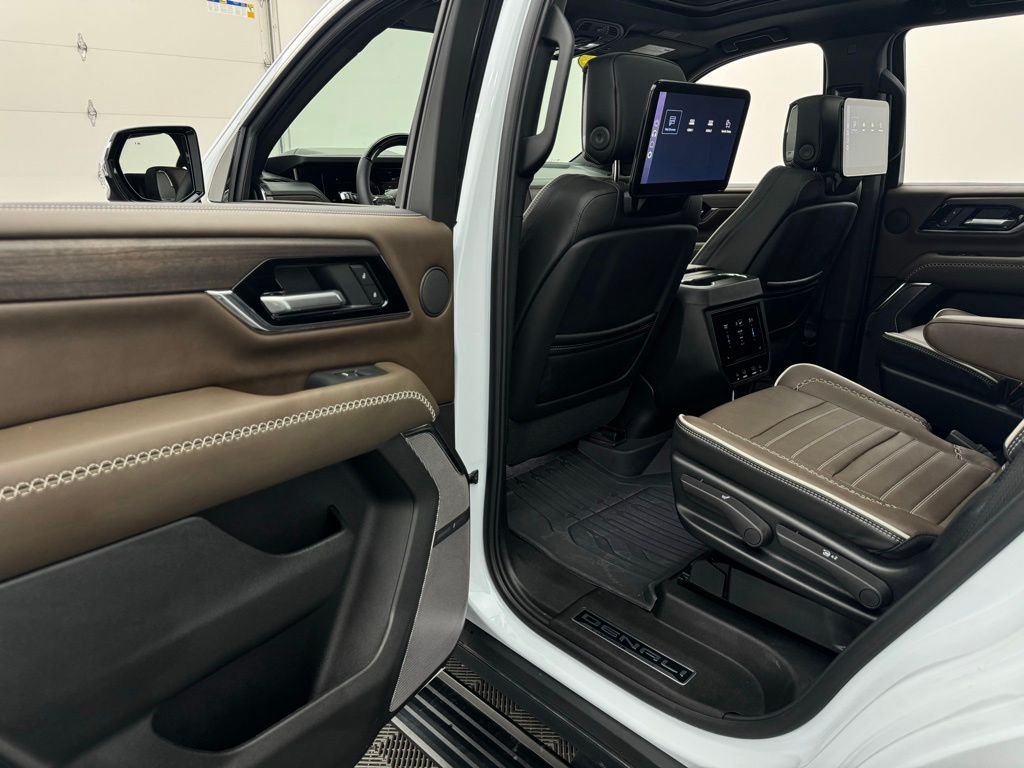 Used 2026 Glacier White Tricoat GMC Denali Ultimate image 53
