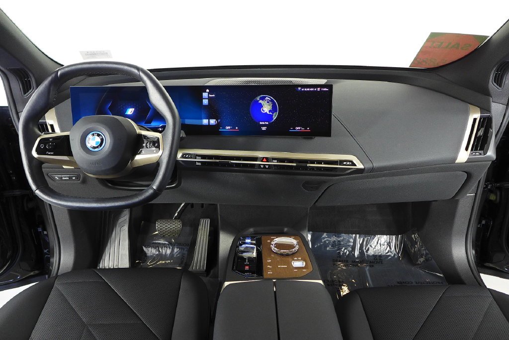 Certified Used 2023 Black Sapphire Metallic BMW M60 image 24