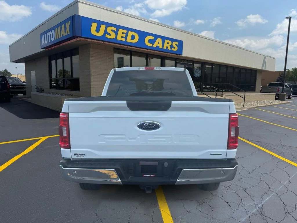 Used 2023  Ford XLT image 6