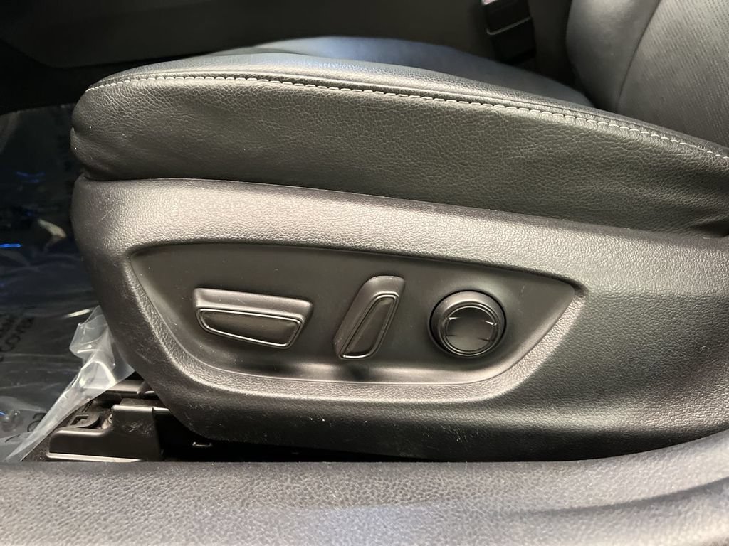 2024 Toyota Camry XSE - Photo 12