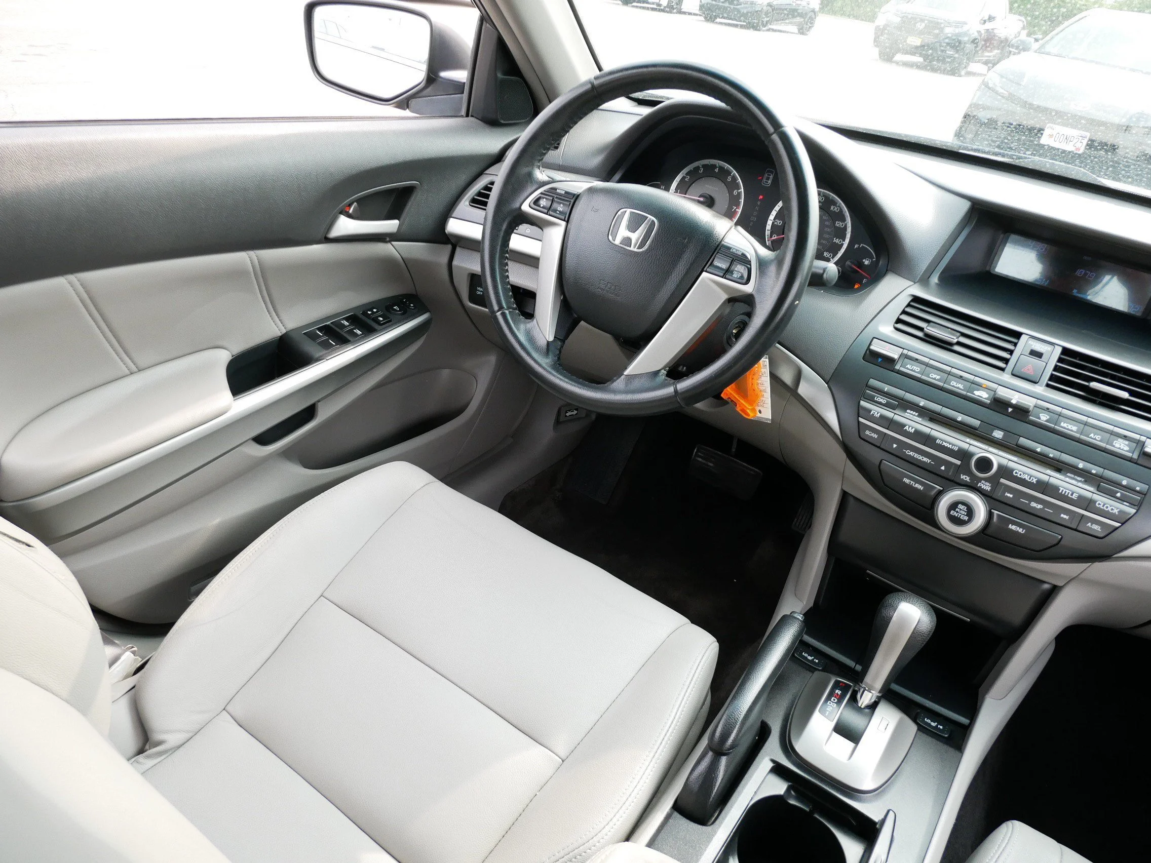 Used 2008 Alabaster Silver Metallic Honda EX-L image 9