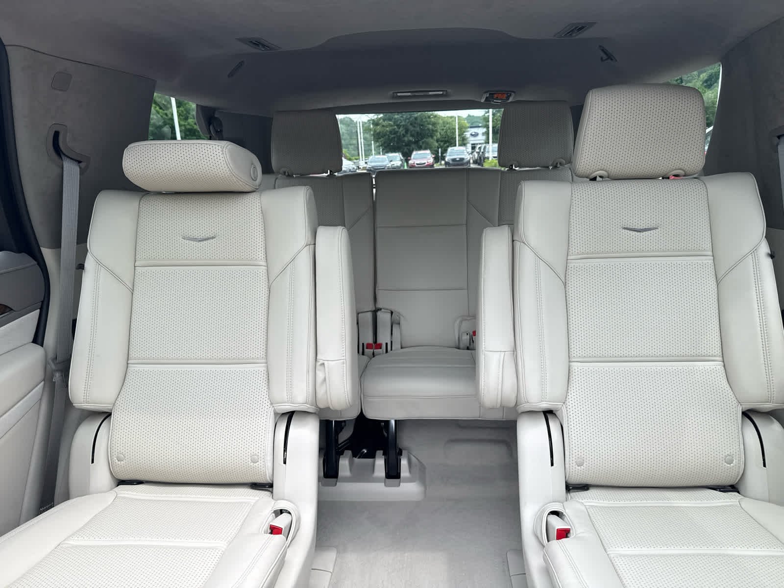 Used 2023 Crystal White Tricoat Cadillac Sport Platinum image 13