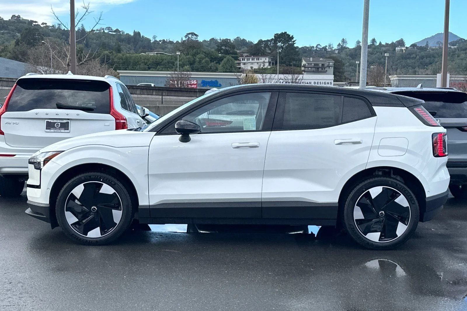 New 2026 White Volvo Twin Motor Performance Ultra image 5