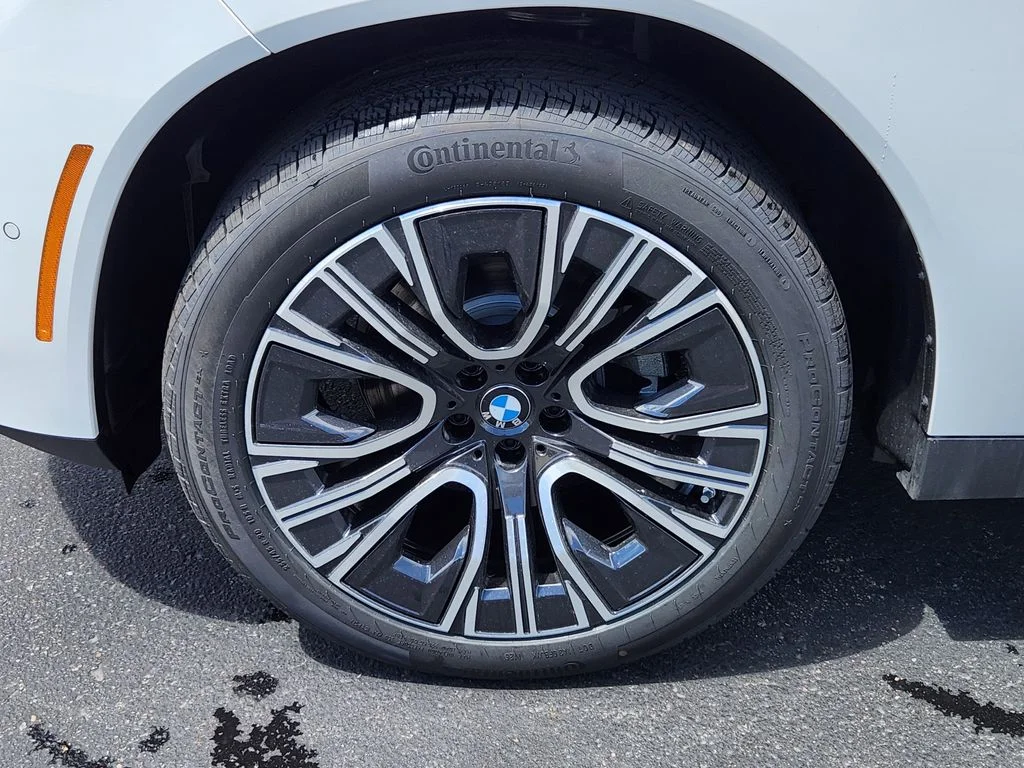 New 2026 Mineral White Metallic BMW 30 xDrive image 7