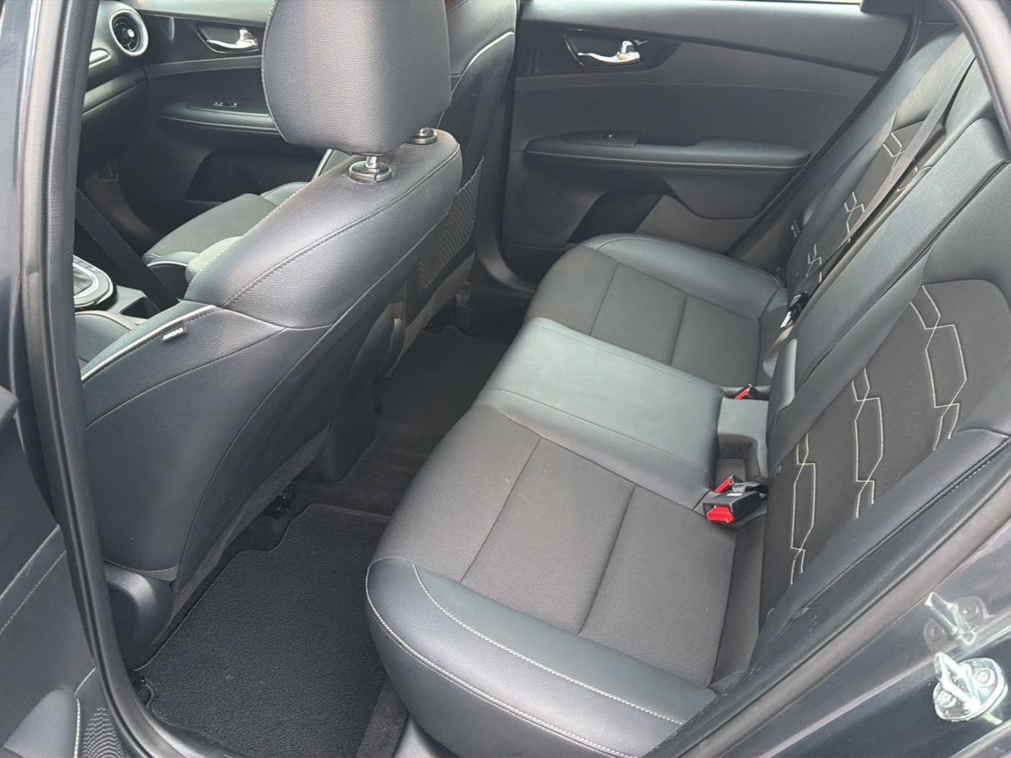 Used 2024 Gravity Gray Kia GT-Line image 11
