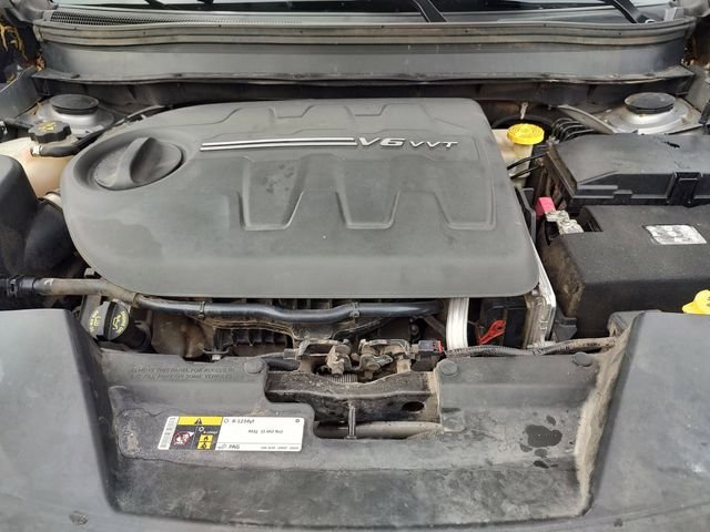 Used 2016 Silver Jeep Latitude image 31
