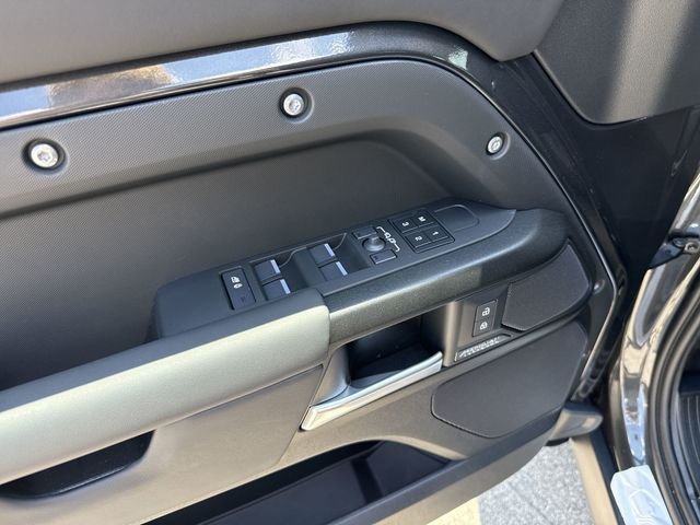New 2026 Carpathian Grey LAND ROVER V8 image 12