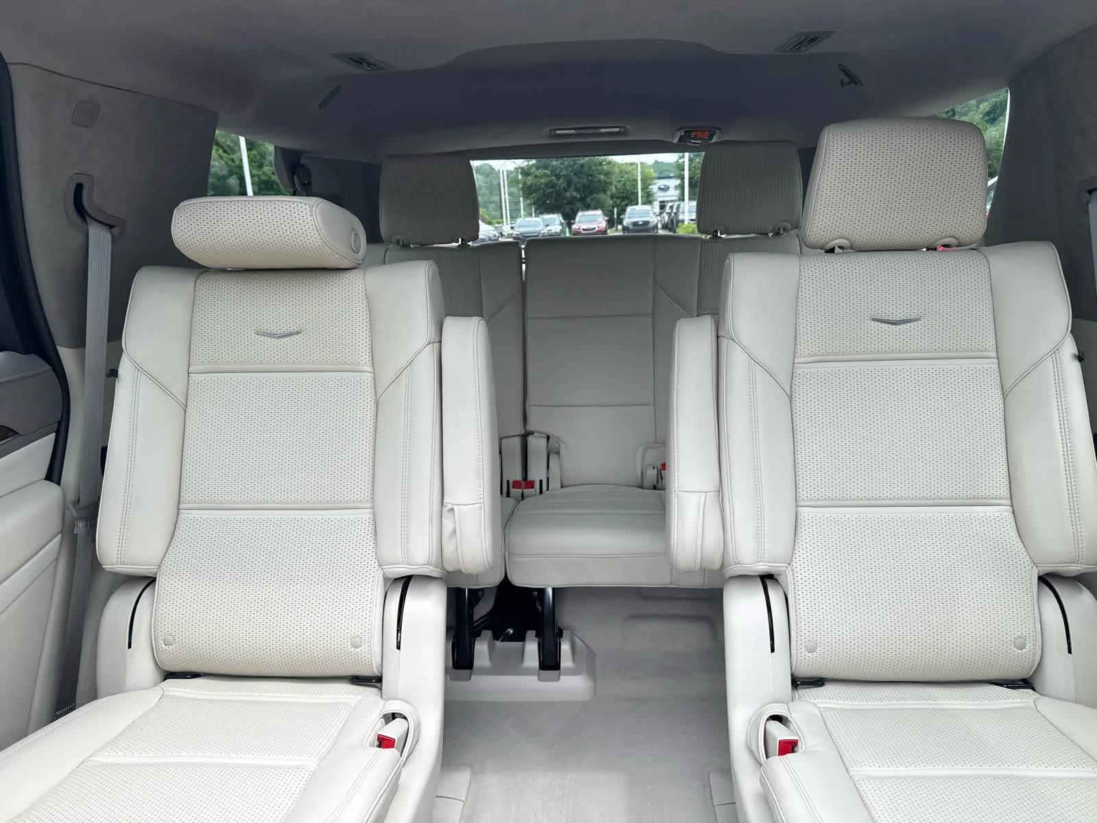 Used 2023 Crystal White Tricoat Cadillac 4WD Sport Platinum image 13