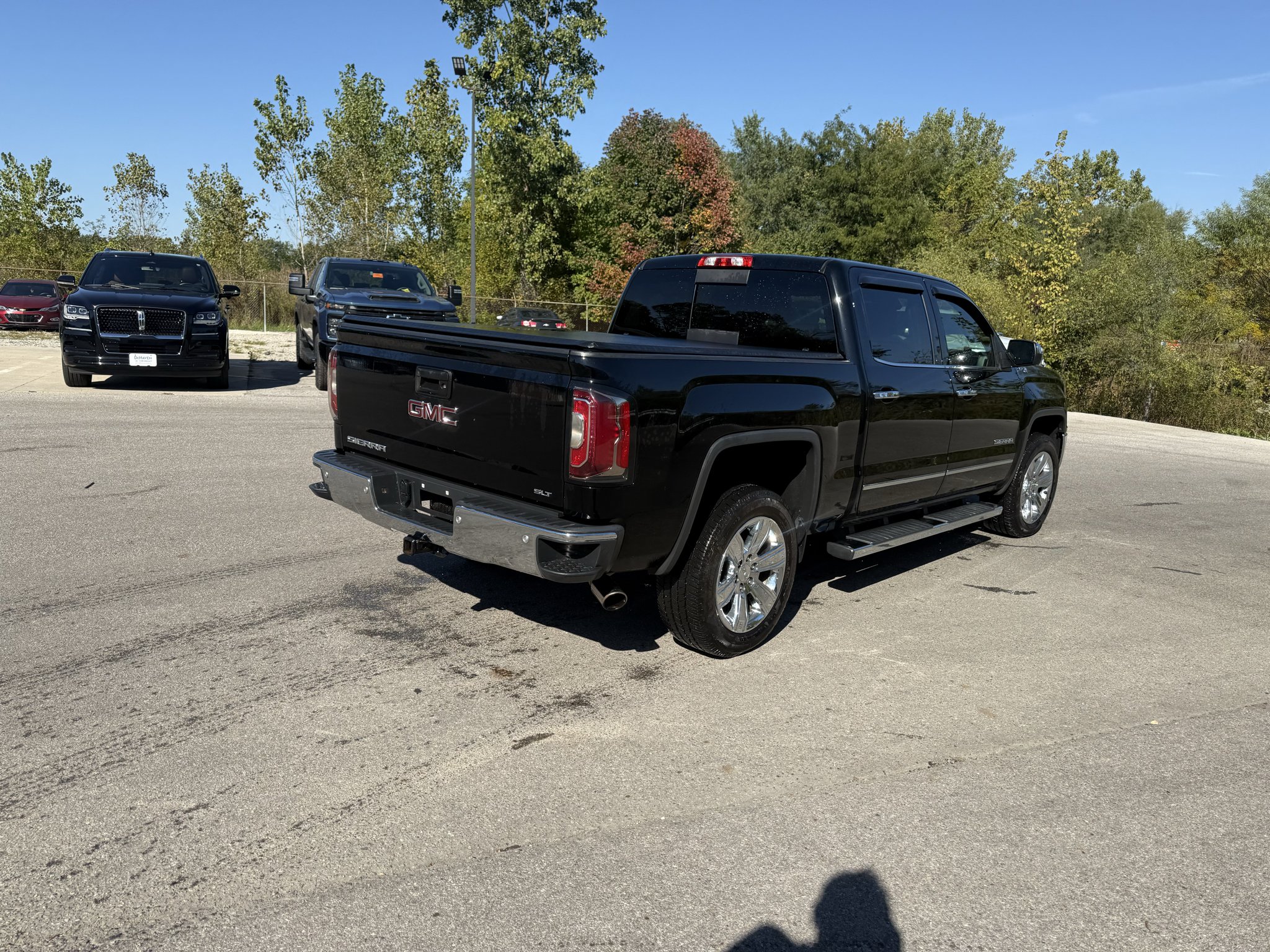 Used 2018 ONYX BLACK GMC SLT image 6