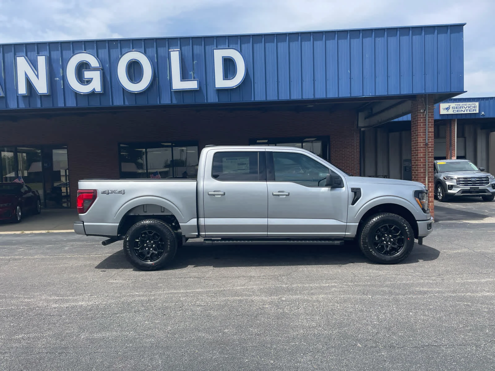 New 2026 Iconic Silver Metallic Ford XLT image 5