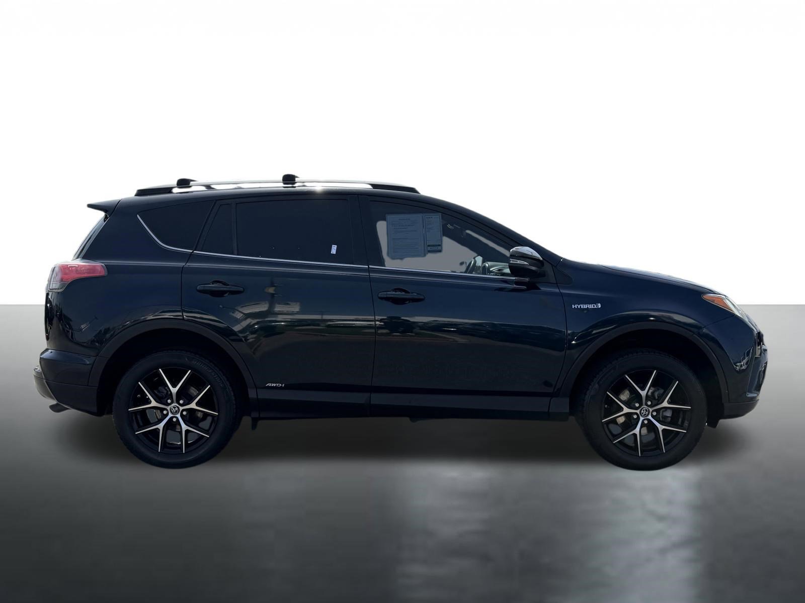 Used 2017 Aqua Toyota SE image 9